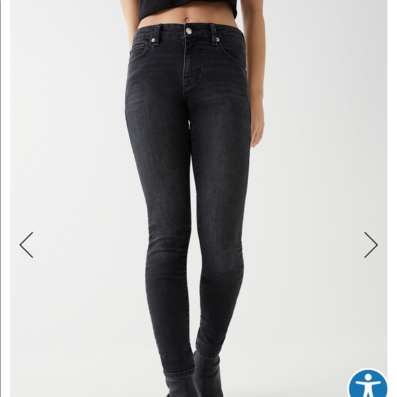 True Religion Women’s Jennie Curvy Skinny Jean - Picture 2 of 9